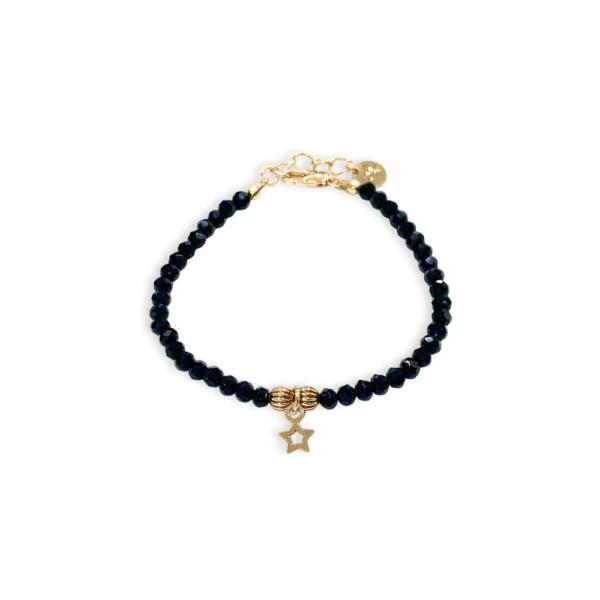 Bracciale Clio in ottone placcato oro 18kt con cristalli e portafortuna, design elegante e raffinato da donna, gioiello artigianale SerenaBi